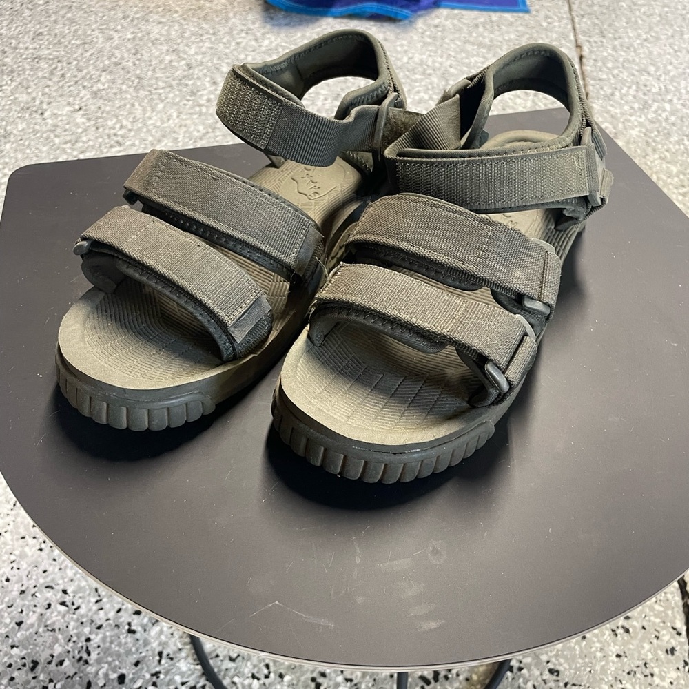 Men Shaka Sandals in Olive Green